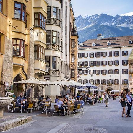 Altstadthotel Weisses Kreuz Innsbruck Exterior foto