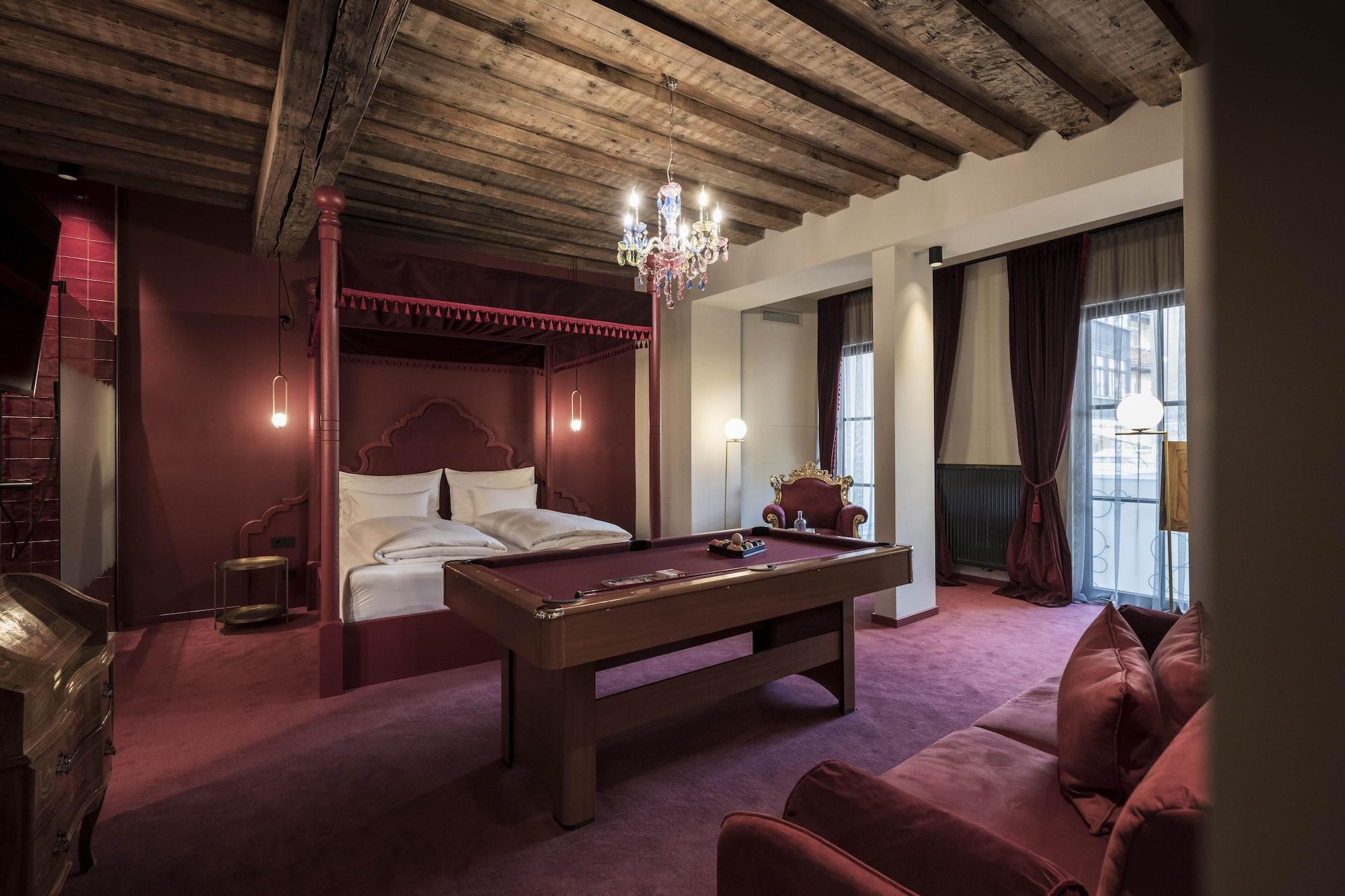 Altstadthotel Weisses Kreuz Innsbruck Exterior foto